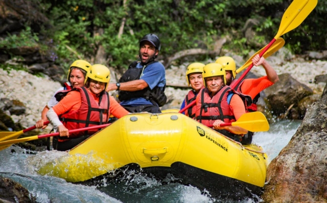 Sesión de rafting deportivo