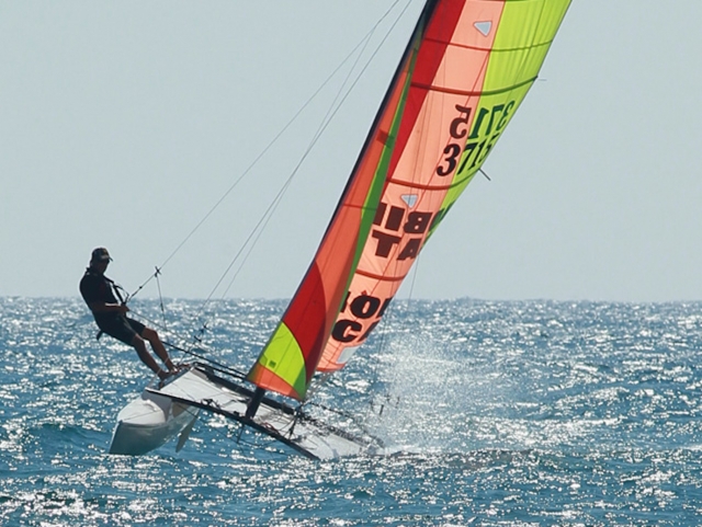  Renta de catamarán en Córcega 