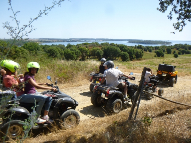 Paseo en cuatrimoto en familia 