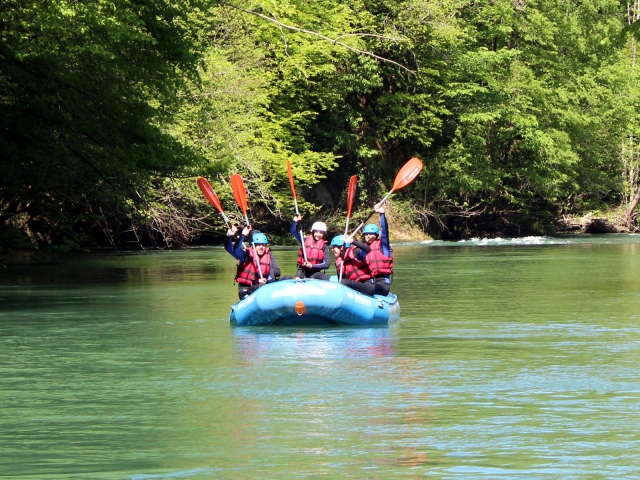  Rafting en grupo