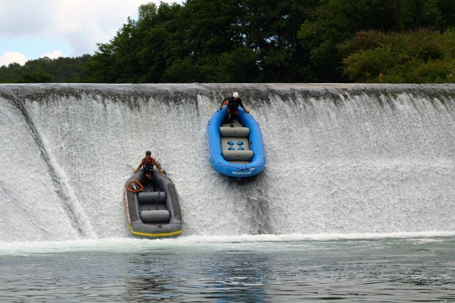  Haga rafting en los Pirineos Atlánticos 