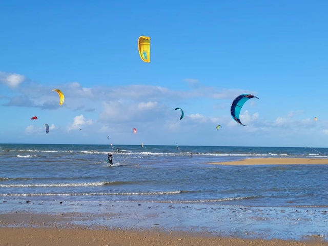  Aprender kitesurf en Franceville Plage 