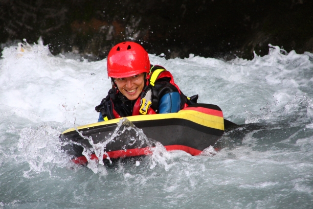  En el corazón de los rápidos en hidrospeed 