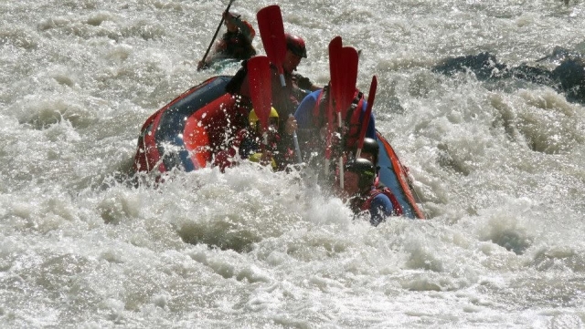 Rafting con compañeros 