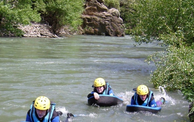  Descenso en hidrospeed con los ses queridos