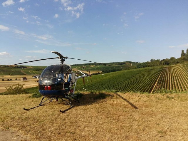  Helicóptero biplaza 