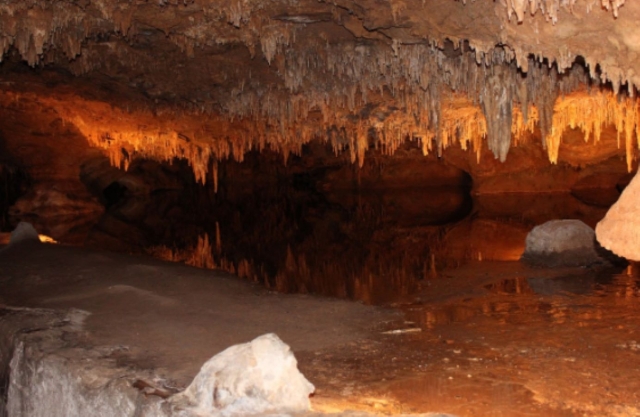 Descubre las cueva más fascinantes de Francia con nuestra actividad de espeleología 