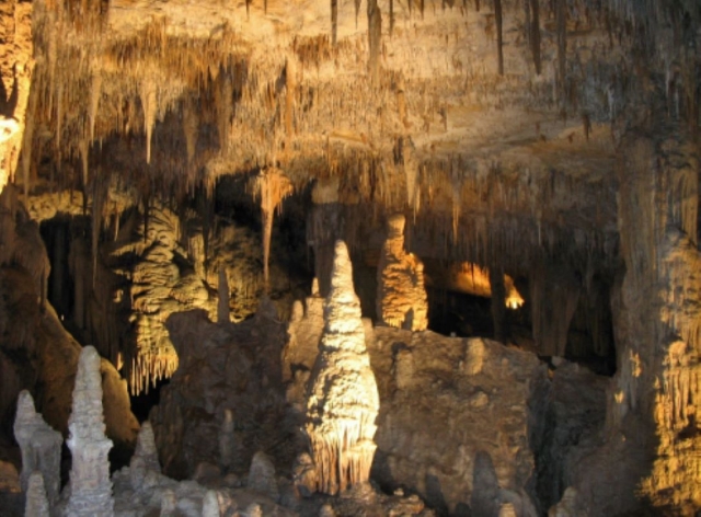  Además de aprender los fundamentos de la espeleología descubrirás cueva sublimes 