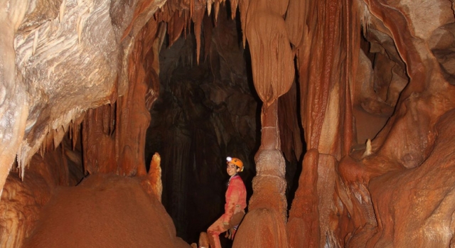  El Valle de Aure le revela sus secretos más preciados en la espeleología 