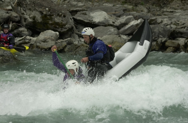  Descenso deportivo en canoa hinchable 