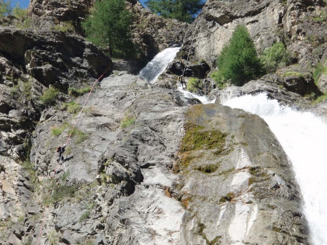  Barranquismo deportivo en los Altos Alpes 