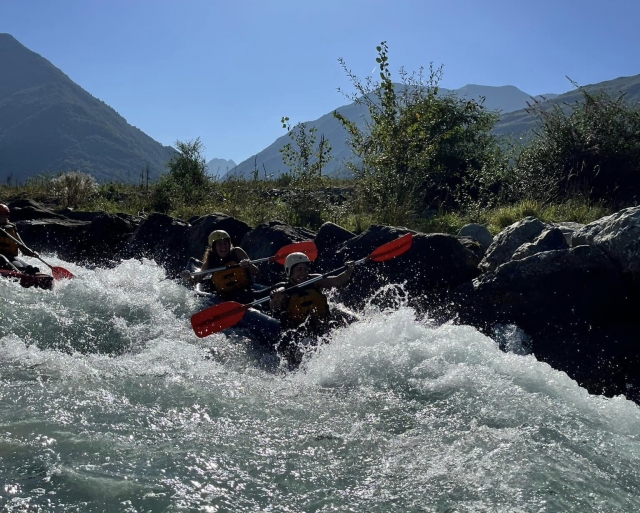  Descenso de hot dogs bajo el sol de los Pirineos