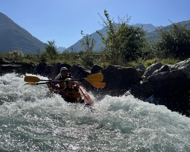  Excursión a los rápidos en canoa hot dog 