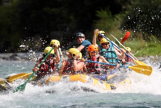  Diversión para compartir en familia o con amigos mientras hace rafting.