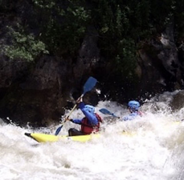  Ir en canoa- rafting en los pirineos