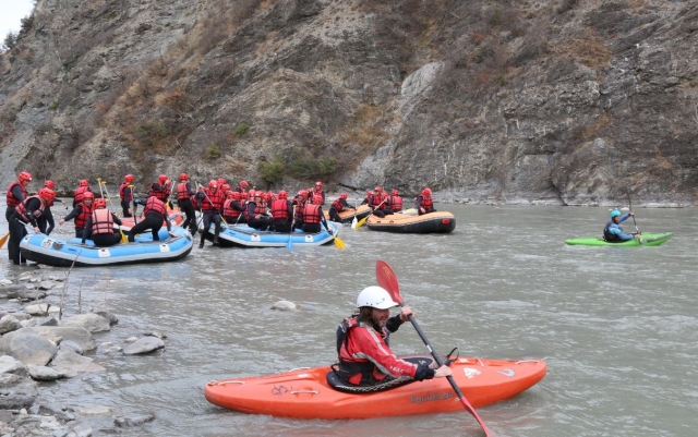  Salida de su excursión en canoa 
