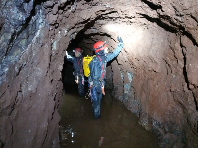  Descubrimiento de un universo subterráneo 