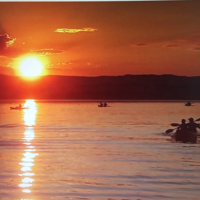  Atardecer mágico para admirar desde la piragua 