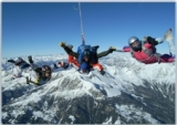  Salto en paracaídas sobre la estación de esquí de Pralout 