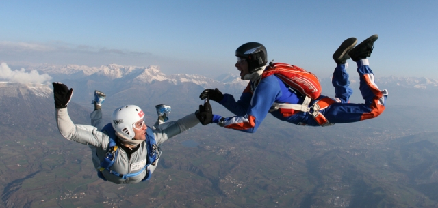  Salta solo en compañía de un instructor en entrenamiento PAC