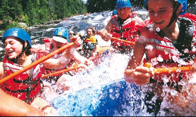  Prueba los places del rafting en Isère con Darentasia Rafting 
