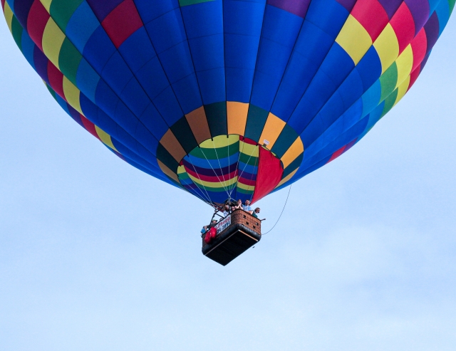  Globo aerostático en pleno vuelo