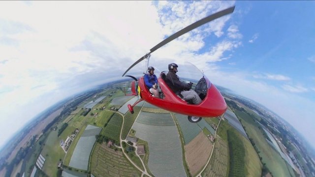  Autogiro en pleno vuelo en Tarn-et-Garonne 