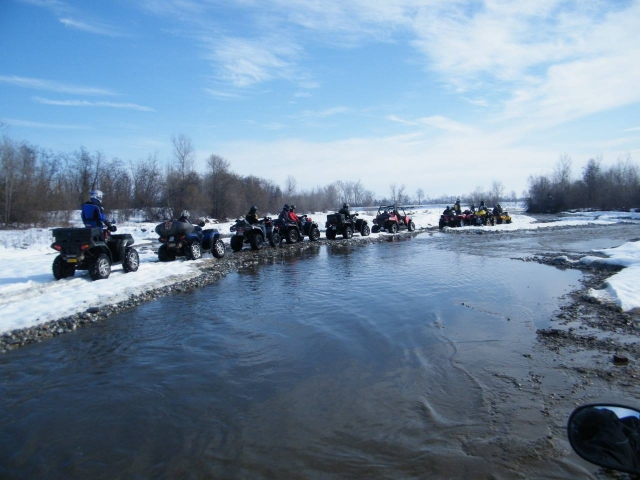  Ruta en cuatrimoto en invierno 