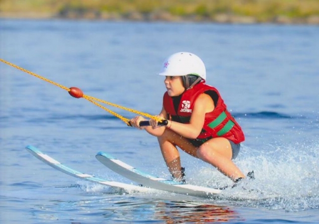  Esquí acuático 8 años