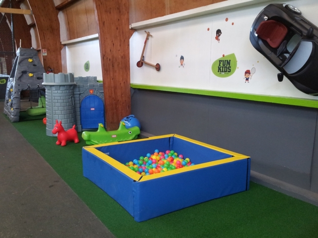  Juegos infantiles cubiertos en La Roche Sur Yon 