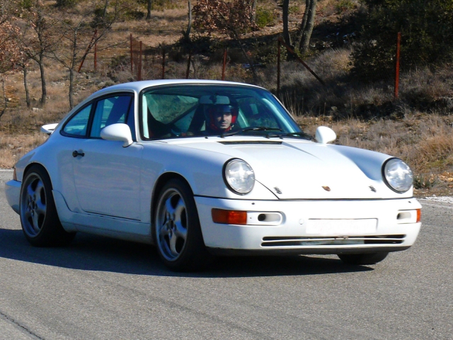  Manejando un Porsche 964 en las Bocas del Ródano 