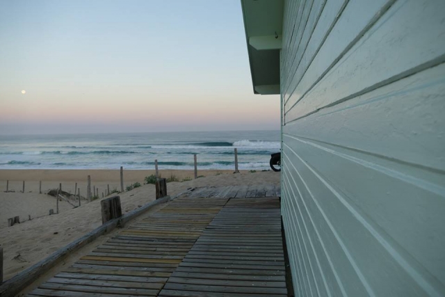  Escuela de surf frenle al mar