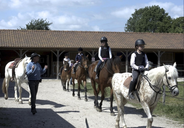  Pbaños a caballo en Sena Marítimo 
