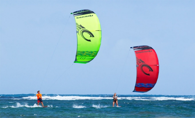  Sesión simultánea de kitesurf