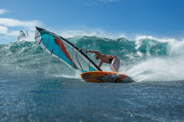  Entrenamiento y clases de windsurf en los Pirineos Orientales 