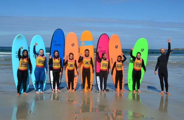  Grupo de surfistas 