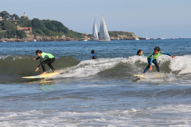  Desafía las olas del Océano Atlántico 