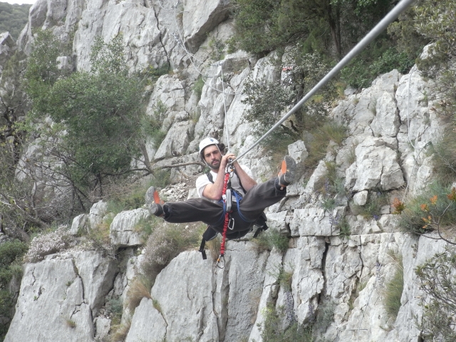 Tirolesa en la vía ferramarra de Thaurac 