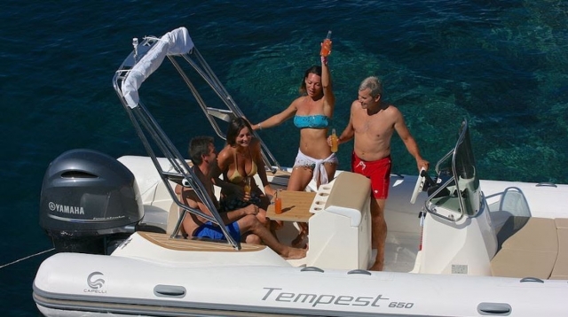  Renta de barco con amigos