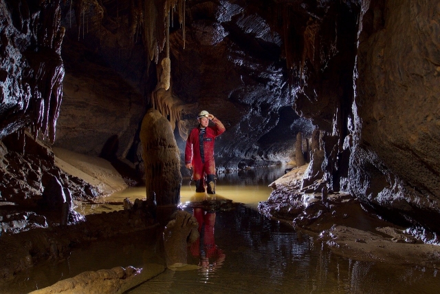  Descubrimiento de las cueva de Haule -Garonna