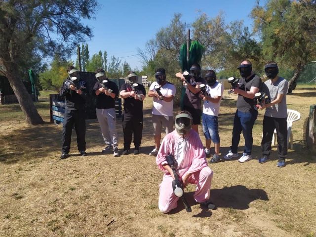  Al aire libre con amigos 
