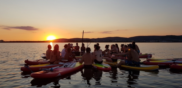  Atardecer en grupo en paddle surf