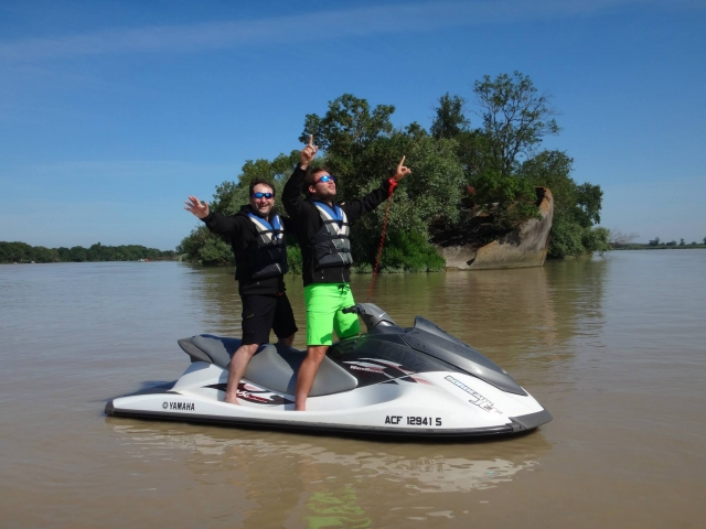  Entretenimiento y alegría absoluta a bordo de la jet ski 