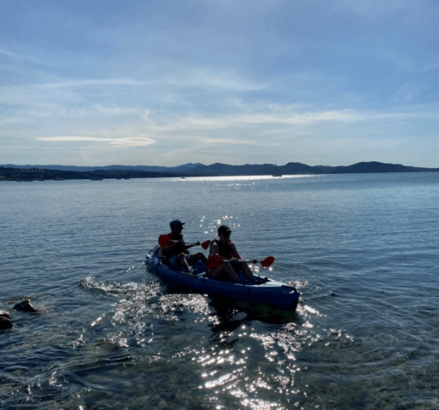  Salle de la rutina a bordo de nuestros kayaks
