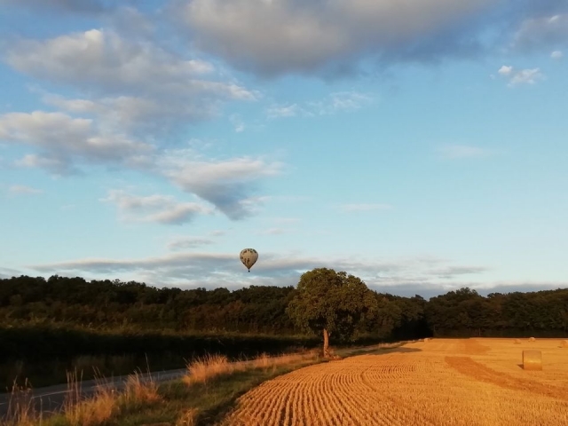  Paisaje del globo aerostático de Yonne 