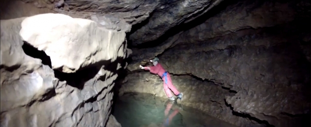  Espeleología con amigos 