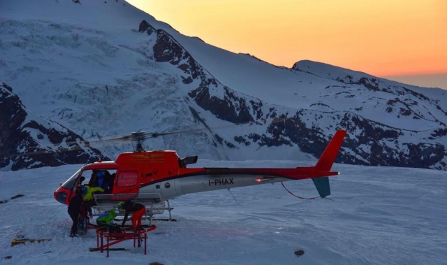  Breve descanso en la cima de los Alpes 