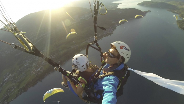  Bautismo en parapenle cerca del lago de Annecy 