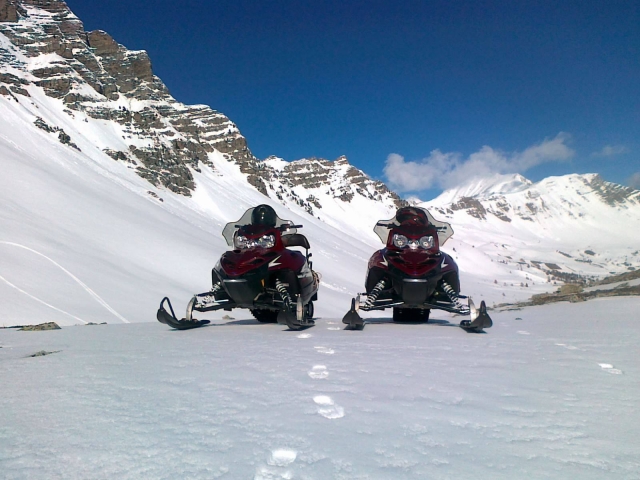 Motos de nieve en Vars 