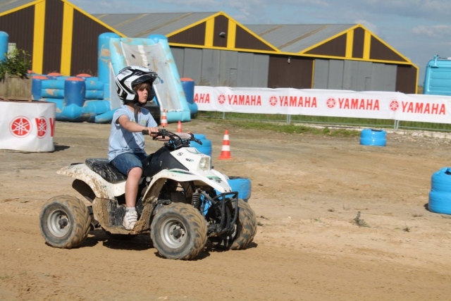  Paseo en cuatrimoto para niños 